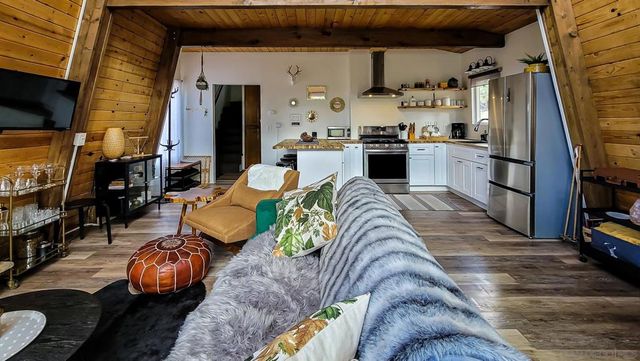 777 Iris Dr, Big Bear, CA 92315