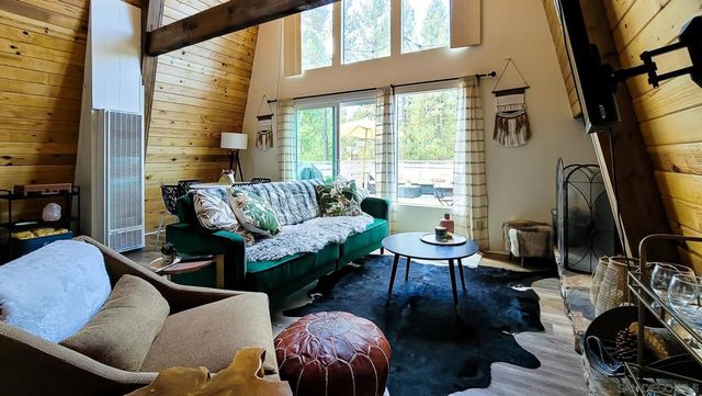 777 Iris Dr, Big Bear, CA 92315