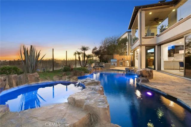 4682 Oceanridge, Huntington Beach, CA 92649