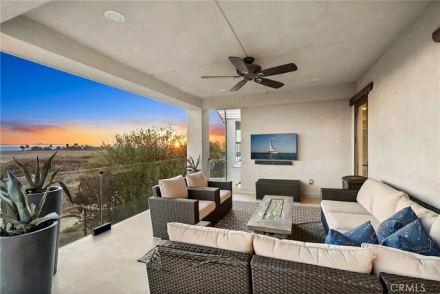 4682 Oceanridge, Huntington Beach, CA 92649
