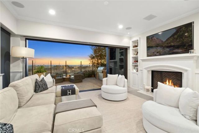 4682 Oceanridge, Huntington Beach, CA 92649