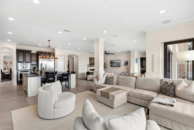 4682 Oceanridge, Huntington Beach, CA 92649