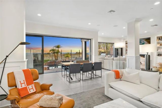 4682 Oceanridge, Huntington Beach, CA 92649
