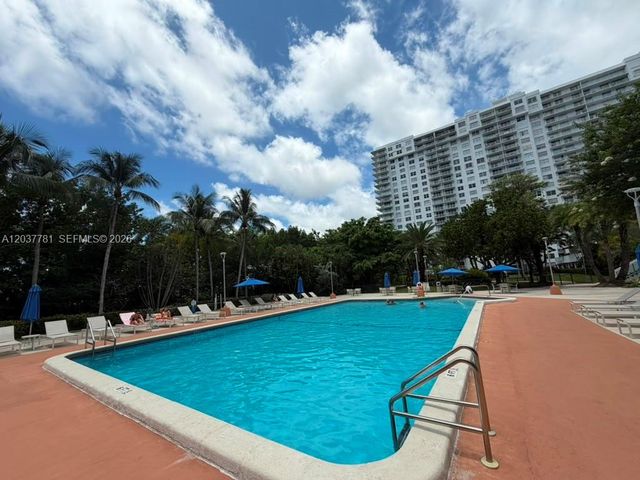 2801 NE 183rd St 2107W, Aventura, FL 33160