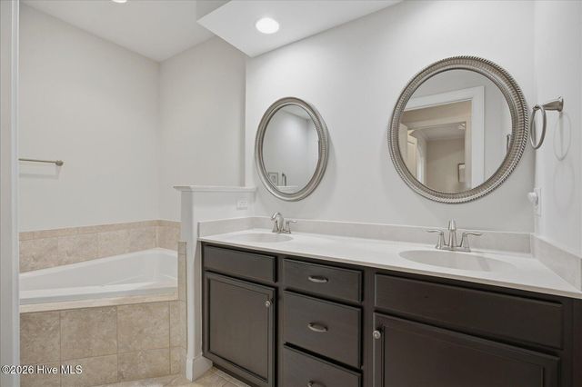 8262 Stenton Drive NE, Leland, NC 28451