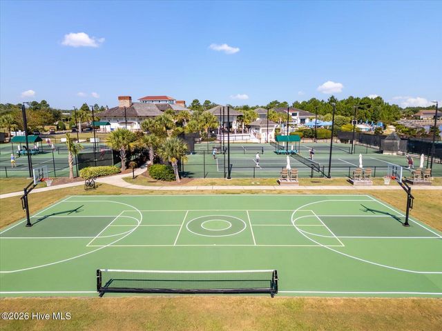 8262 Stenton Drive NE, Leland, NC 28451