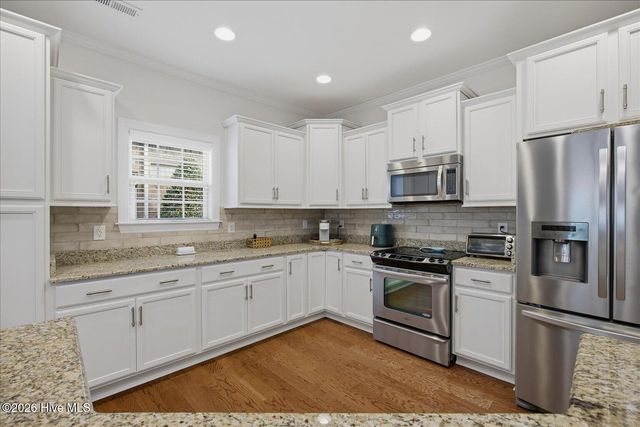 8262 Stenton Drive NE, Leland, NC 28451