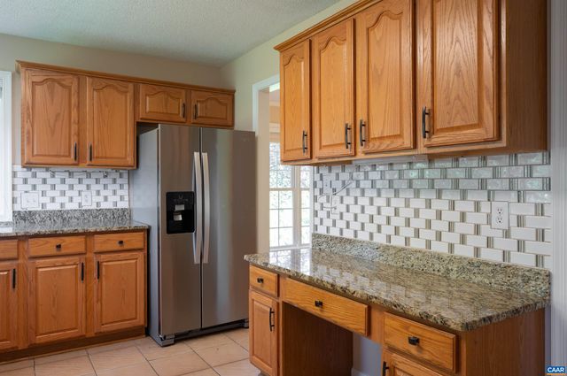 48 LILLIAN DR, Fishersville, VA 22939