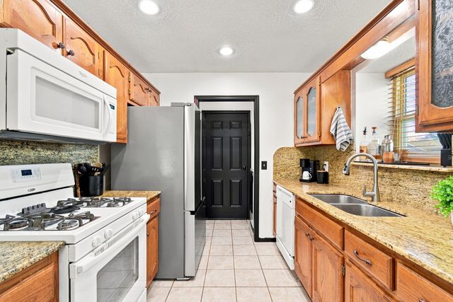 8624 E 133rd Street S, Bixby, OK 74008