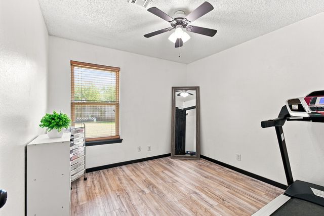 8624 E 133rd Street S, Bixby, OK 74008