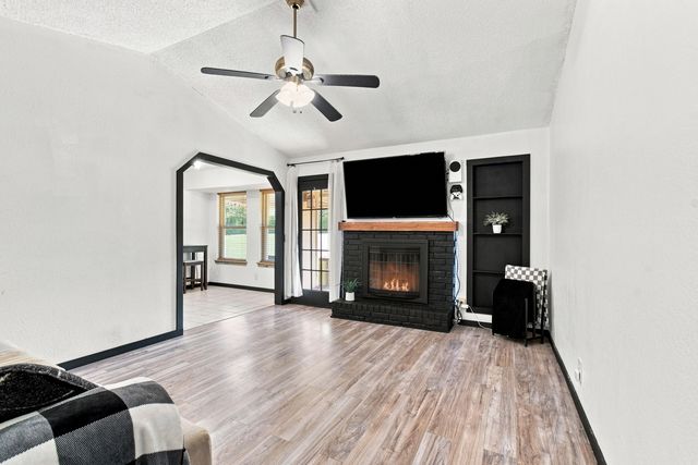 8624 E 133rd Street S, Bixby, OK 74008