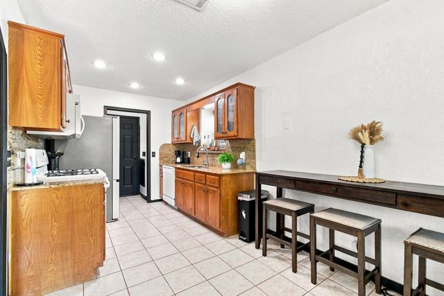 8624 E 133rd Street S, Bixby, OK 74008