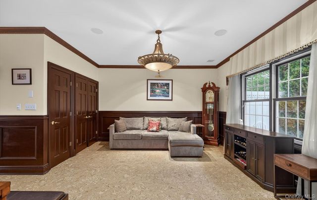 14 Miro Place, Port Washington, NY 11050