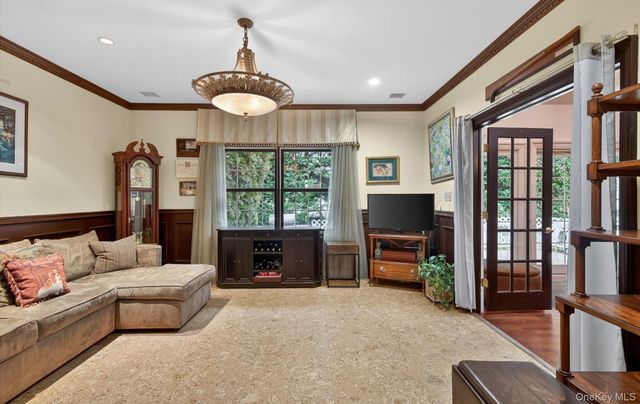 14 Miro Place, Port Washington, NY 11050