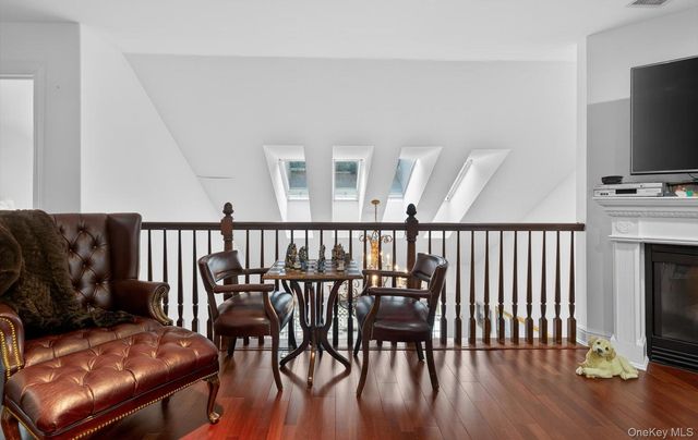 14 Miro Place, Port Washington, NY 11050