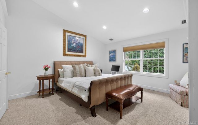 14 Miro Place, Port Washington, NY 11050