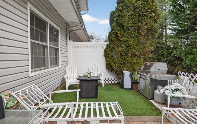 14 Miro Place, Port Washington, NY 11050