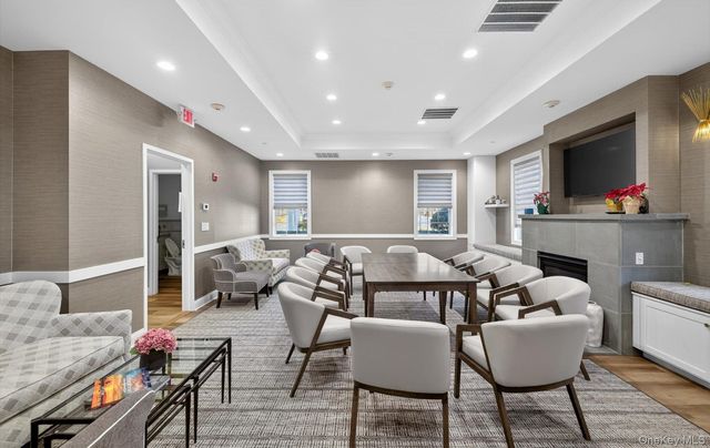 14 Miro Place, Port Washington, NY 11050