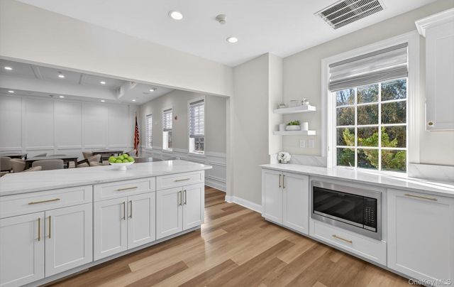 14 Miro Place, Port Washington, NY 11050