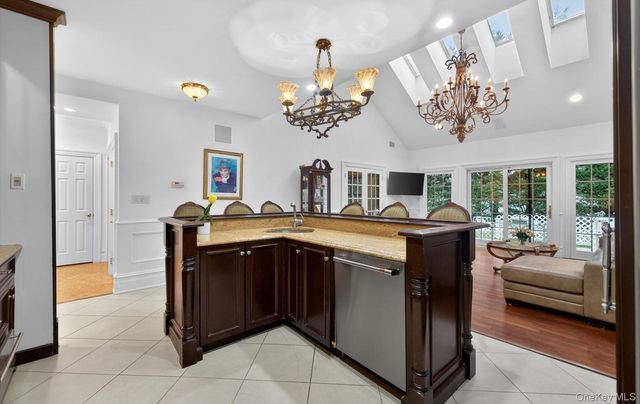 14 Miro Place, Port Washington, NY 11050