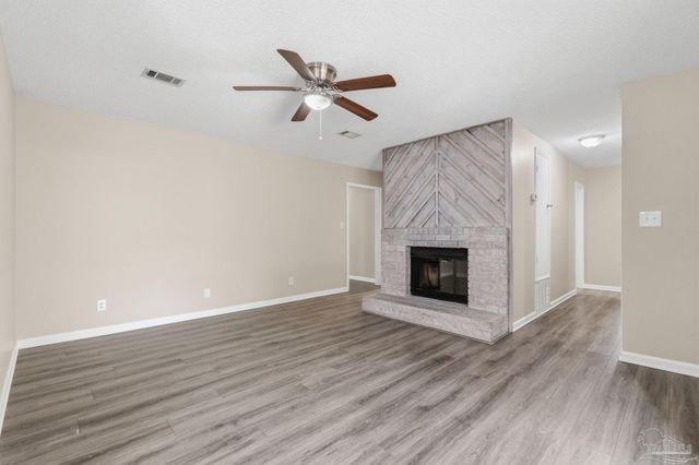 7467 Baywoods Ln, Pensacola, FL 32504