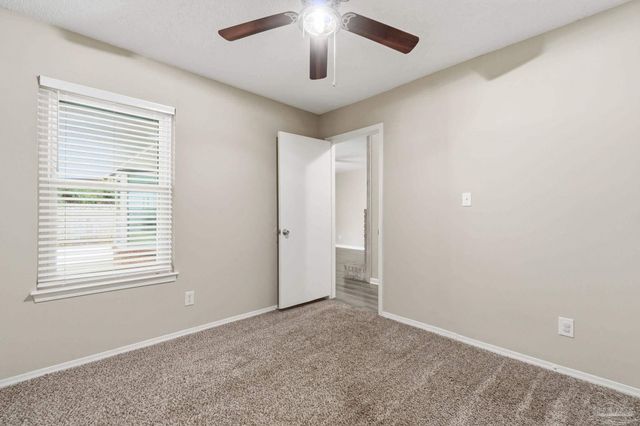 7467 Baywoods Ln, Pensacola, FL 32504