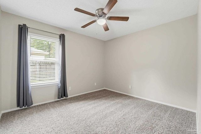 7467 Baywoods Ln, Pensacola, FL 32504