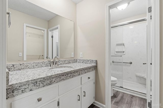 7467 Baywoods Ln, Pensacola, FL 32504