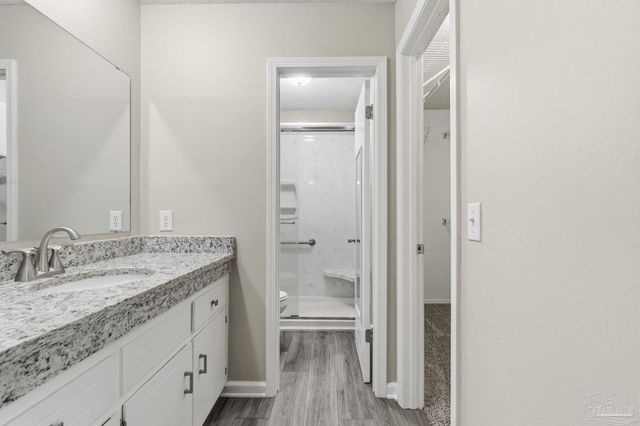 7467 Baywoods Ln, Pensacola, FL 32504