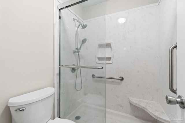 7467 Baywoods Ln, Pensacola, FL 32504