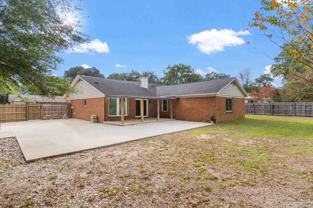 7467 Baywoods Ln, Pensacola, FL 32504