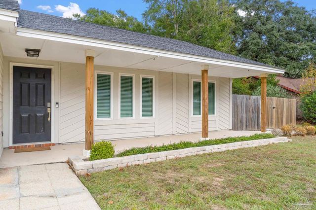 7467 Baywoods Ln, Pensacola, FL 32504