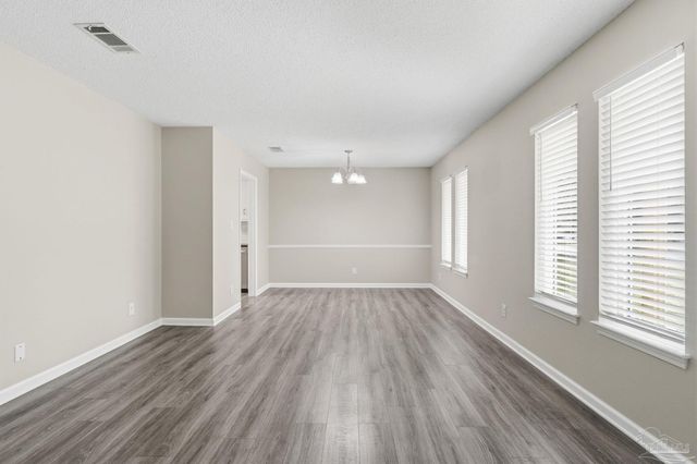 7467 Baywoods Ln, Pensacola, FL 32504