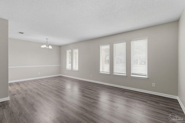 7467 Baywoods Ln, Pensacola, FL 32504