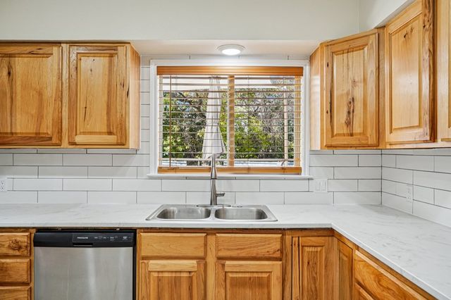 531-C Sand Bend, Kerrville, TX 78028