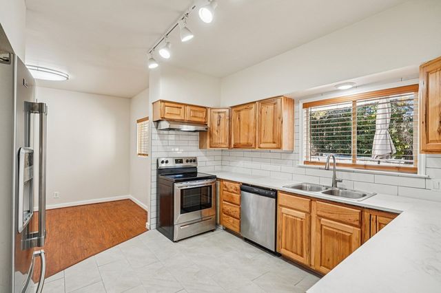 531-C Sand Bend, Kerrville, TX 78028