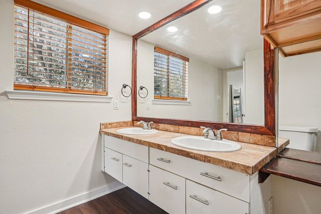 531-C Sand Bend, Kerrville, TX 78028