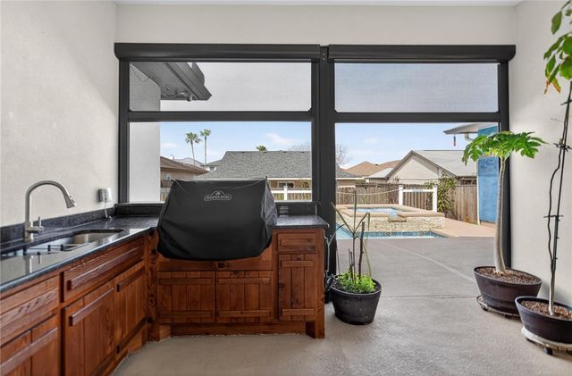 15725 Gypsy St, Corpus Christi, TX 78418