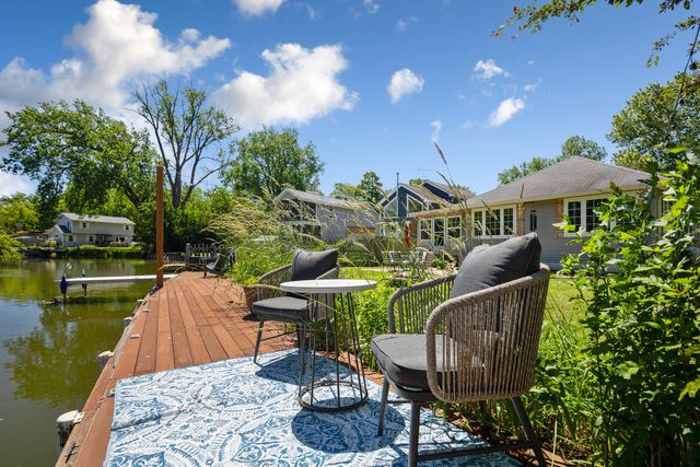 26278 W Blackhawk Avenue, Ingleside, IL 60041