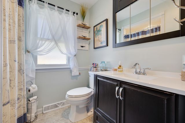26278 W Blackhawk Avenue, Ingleside, IL 60041