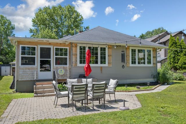 26278 W Blackhawk Avenue, Ingleside, IL 60041