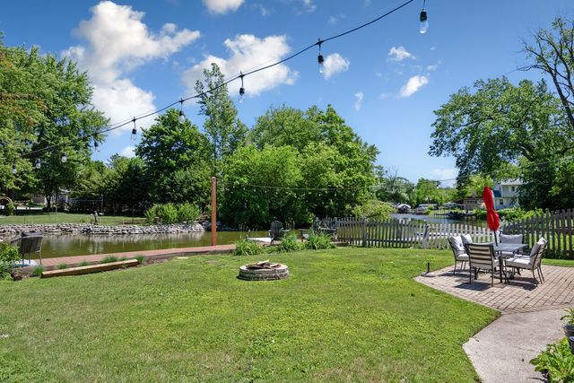 26278 W Blackhawk Avenue, Ingleside, IL 60041
