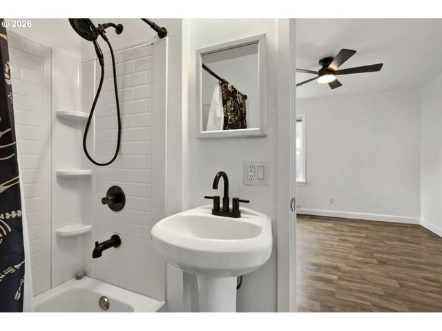 4105 E 18TH St, Vancouver, WA 98661