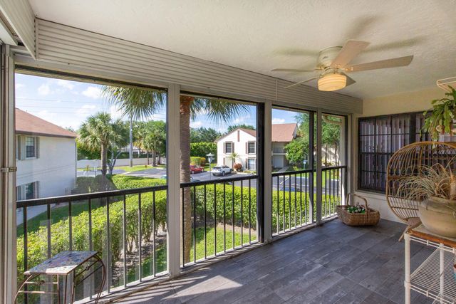 3399 Jog Park Drive, Greenacres, FL 33467