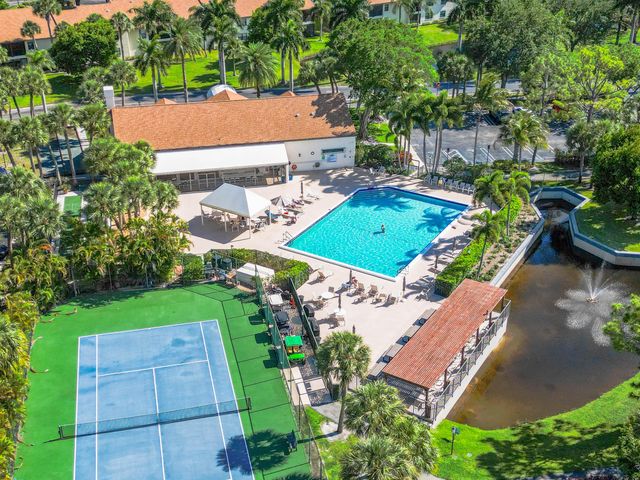 3399 Jog Park Drive, Greenacres, FL 33467