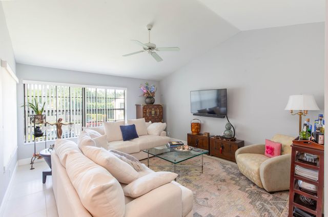 3399 Jog Park Drive, Greenacres, FL 33467