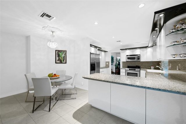 3301 NE 27th Avenue, Lighthouse Point, FL 33064