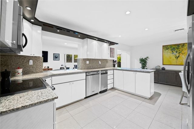 3301 NE 27th Avenue, Lighthouse Point, FL 33064