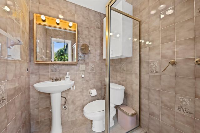 3301 NE 27th Avenue, Lighthouse Point, FL 33064