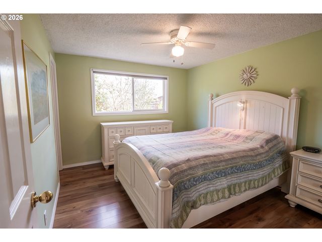 4483 THUNDERBIRD St, Eugene, OR 97404